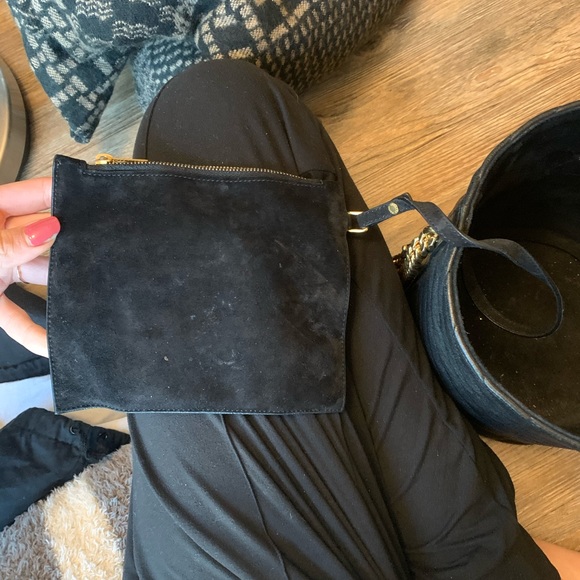 SOLD RARE⚡️ YSL quilted chevron crossbody - Picture 4 of 8